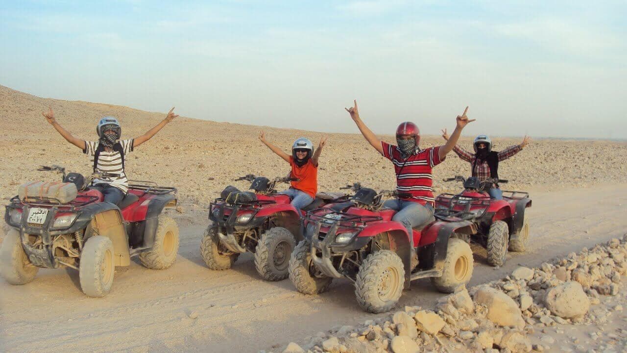 Safari nel deserto e cavallo